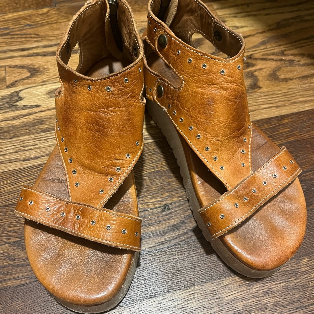 Bedstu Platform Tan Leather Sandals